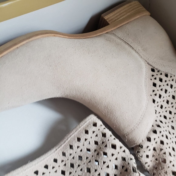 🆕MICHAEL KORS Sunny Bootie - Picture 8 of 12